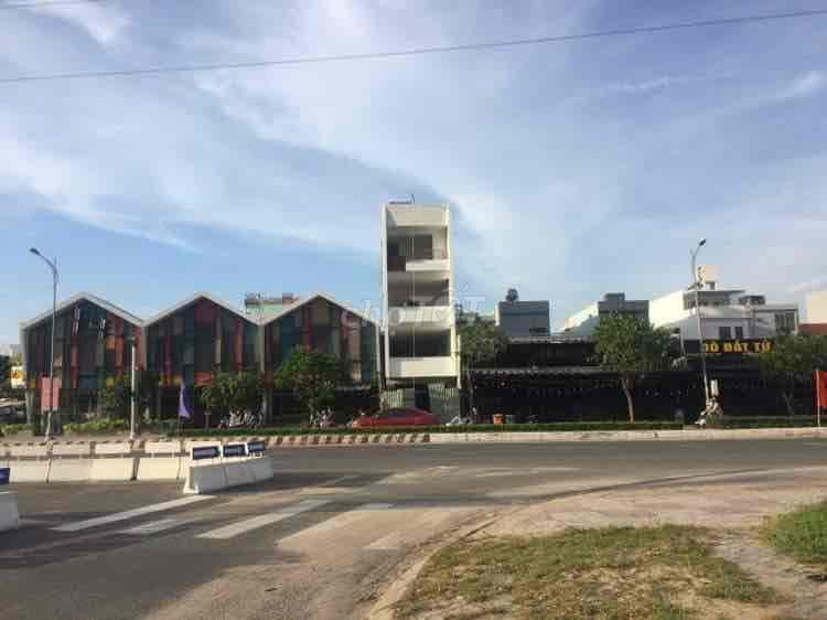 Nhà 4 tầng kiên cố tại Hoàng Thị Loan, diện tích 100m2, phù hợp ở và làm việc - Ảnh 2