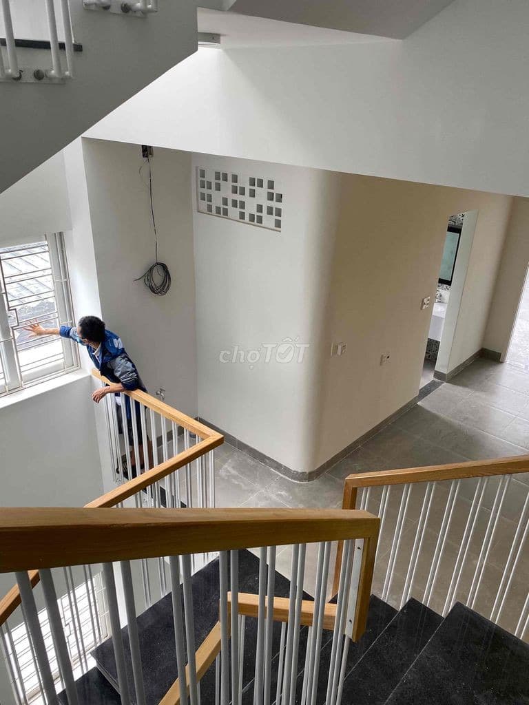 Nhà 4 tầng kiên cố tại Hoàng Thị Loan, diện tích 100m2, phù hợp ở và làm việc - Ảnh 8