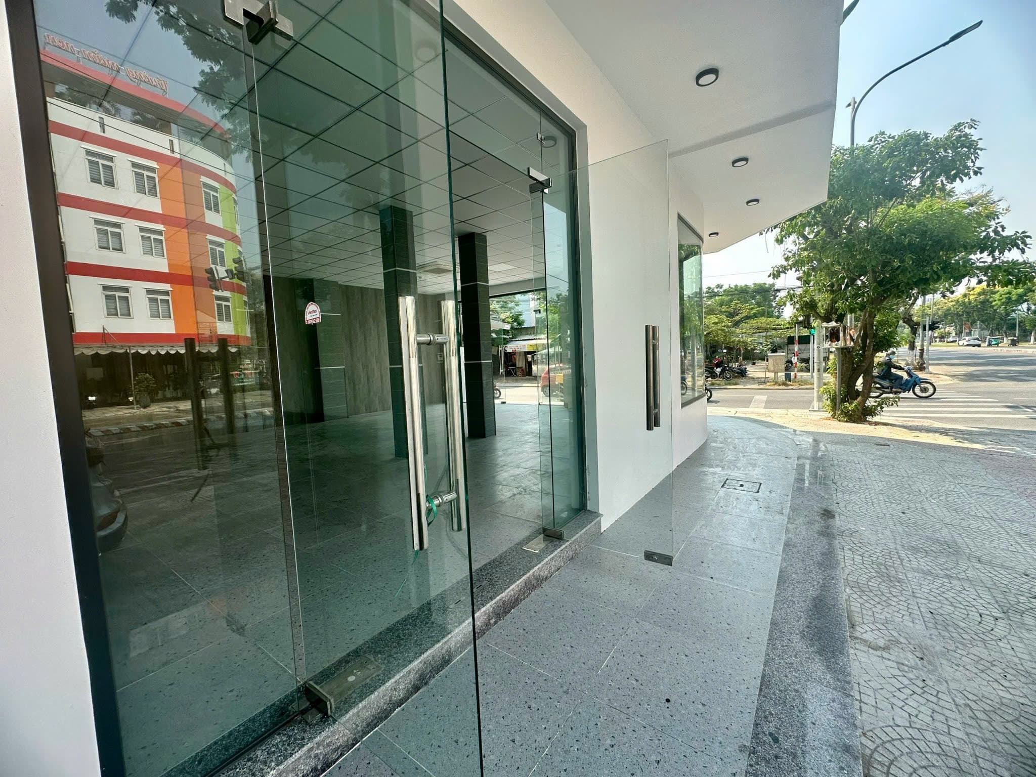 Mặt bằng kinh doanh lô góc 88m² tại Nguyễn Đình Tứ, Cẩm Lệ, có nhà vệ sinh riêng kinh doanh văn phòng, shop - Ảnh 2