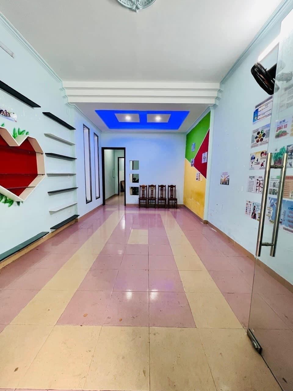 Nhà nguyên căn 3 tầng đường Lê Thanh Nghị, diện tích 90m², phù hợp kinh doanh - Ảnh 1