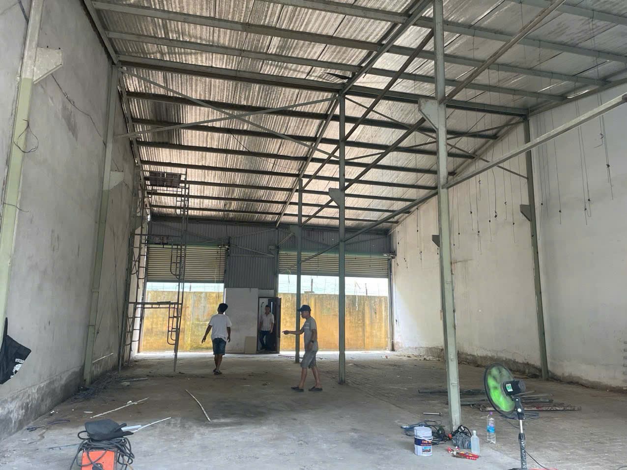 Kho 200m2 tại Man Thiện, có điện 3 pha, phù hợp lưu trữ hàng hóa - Ảnh 1