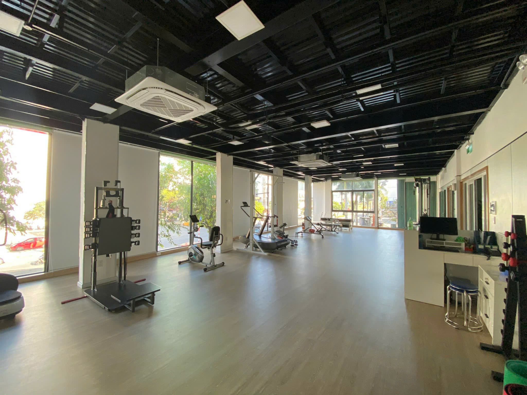 Nguyên căn 4 tầng tại đường 2 tháng 9 - Ảnh 1