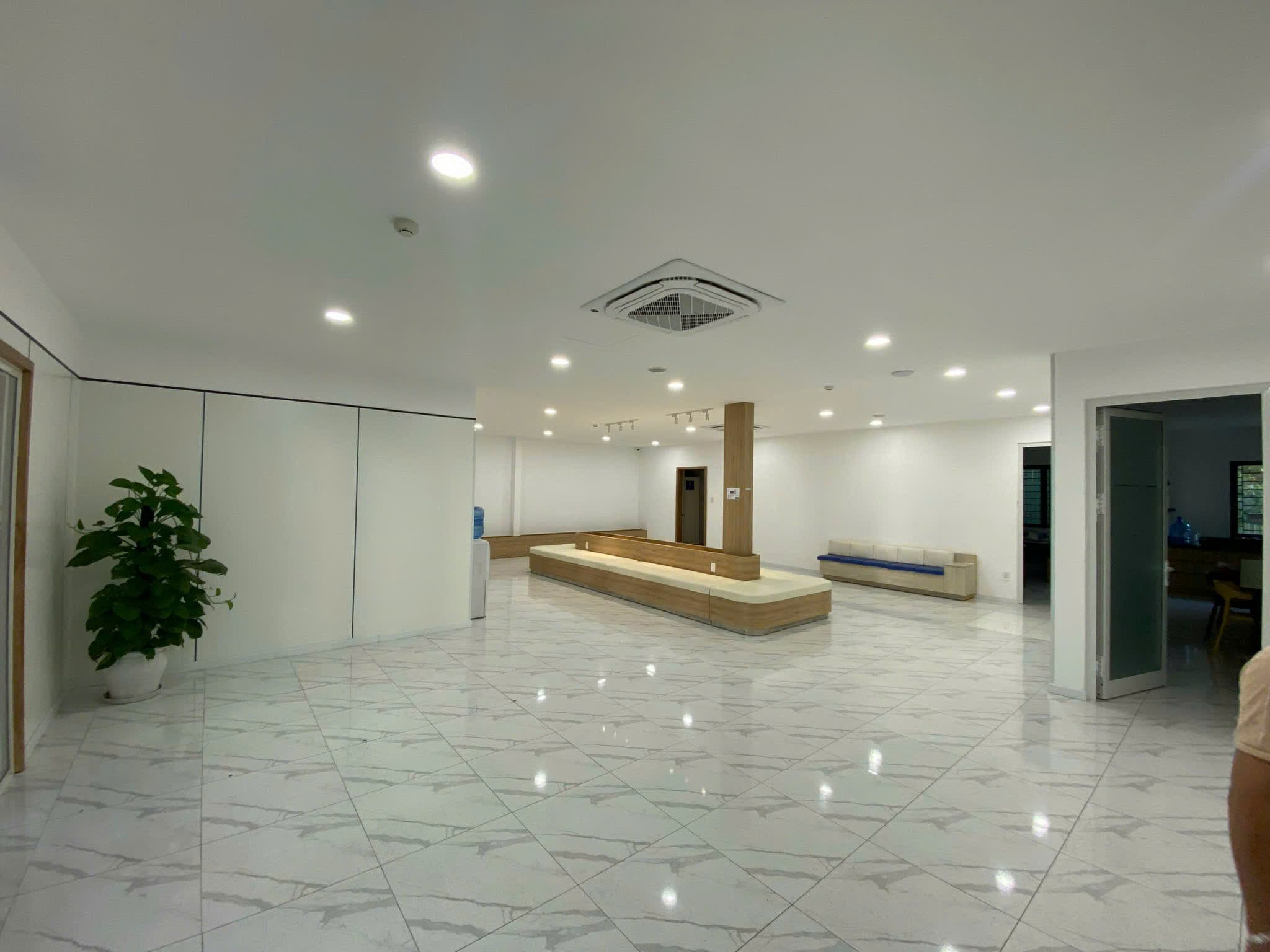 Nguyên căn 4 tầng tại đường 2 tháng 9 - Ảnh 2