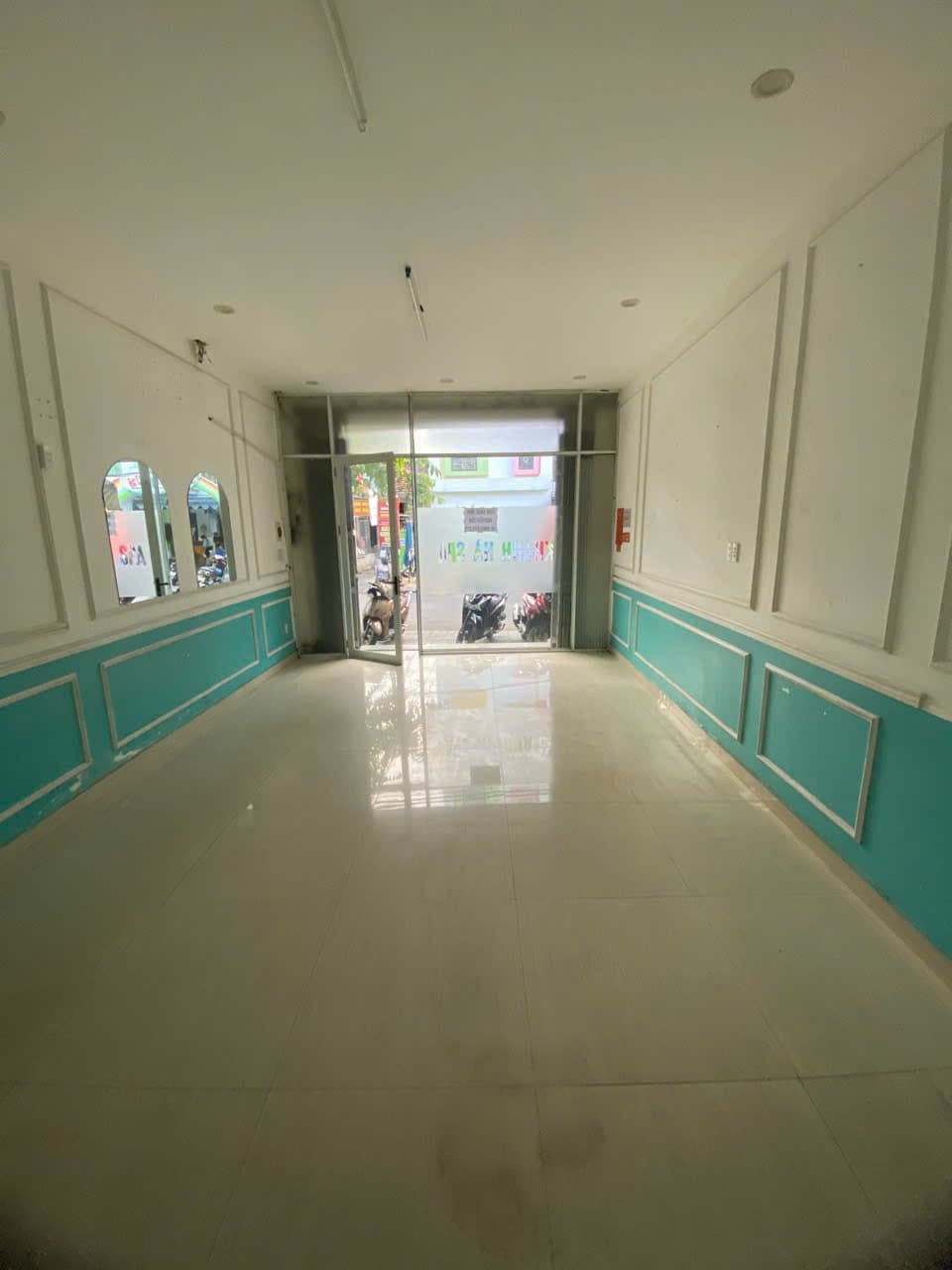 Nhà nguyên căn 3 tầng mặt tiền Phạm Văn Nghị - Ảnh 1