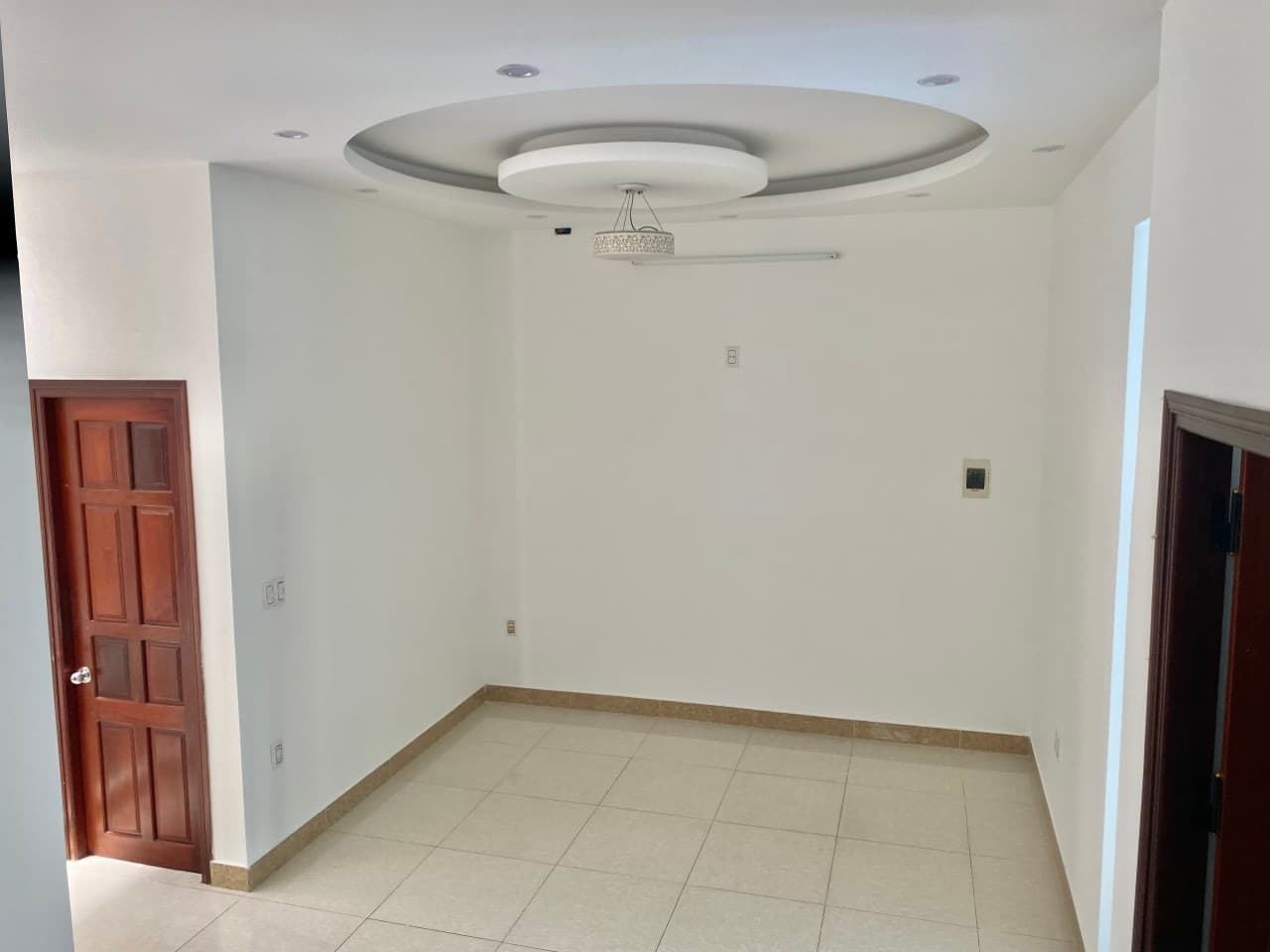 Nhà nguyên căn 4 phòng tại Dương Khuê, Ngũ Hành Sơn, diện tích hơn 100m2, phù hợp làm văn phòng hoặc khách sạn - Ảnh 4