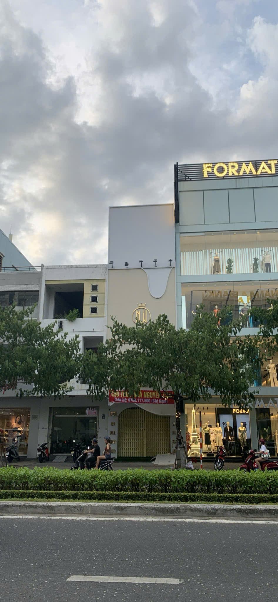 Nhà nguyên căn 3 tầng đường Nguyễn Văn Linh, diện tích 112.5m², phù hợp kinh doanh - Ảnh 1