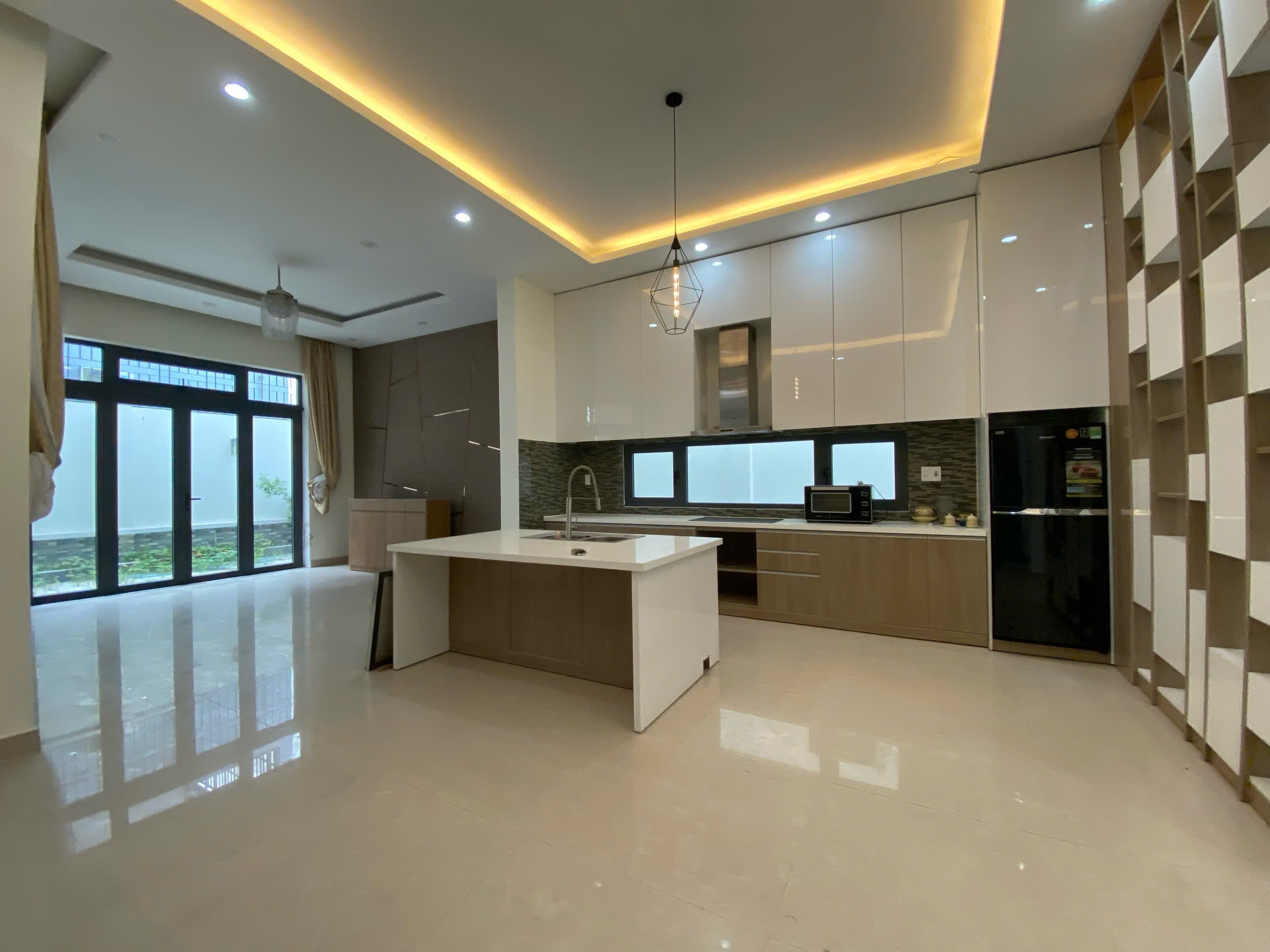 Biệt thự 200m2 đường 29 Tháng 3, Hòa Xuân, Cẩm Lệ, phù hợp làm văn phòng hoặc trường học - Ảnh 2
