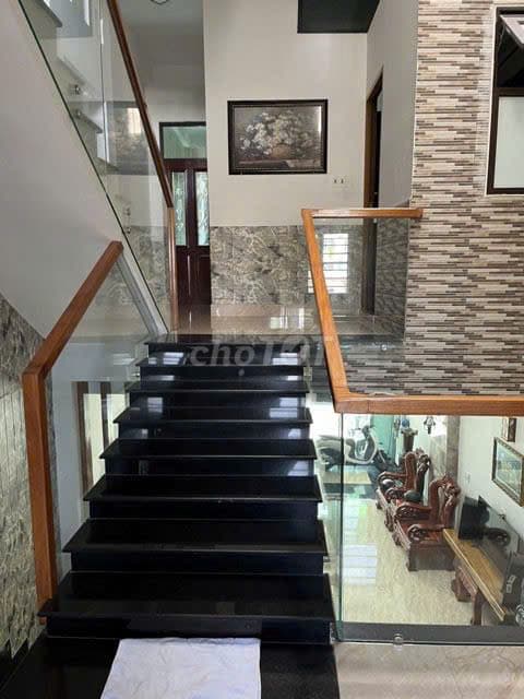 Nhà nguyên căn 3.5 tầng đường Cù Chính Lan - Ảnh 1