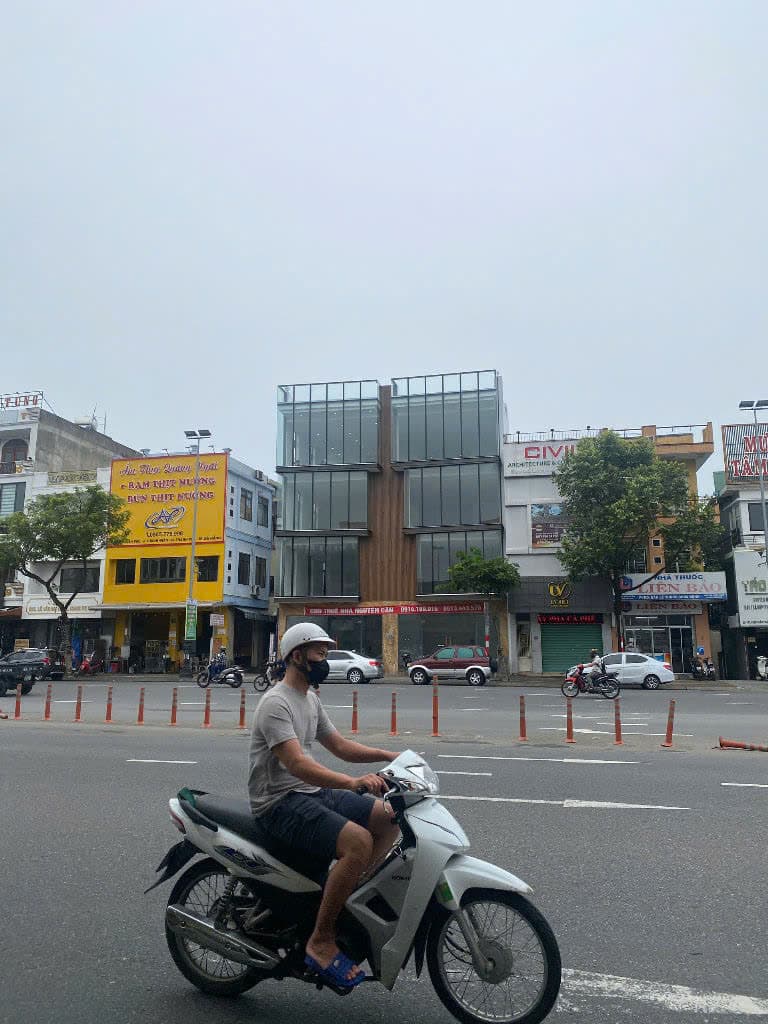 Nhà 4 tầng diện tích 600m2 tại Điện Biên Phủ - Ảnh 1