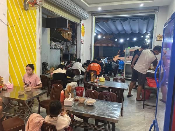 Mặt bằng kinh doanh riêng biệt diện tích 50m2 tại Tố Hữu, phù hợp kinh doanh đa dạng - Ảnh 1