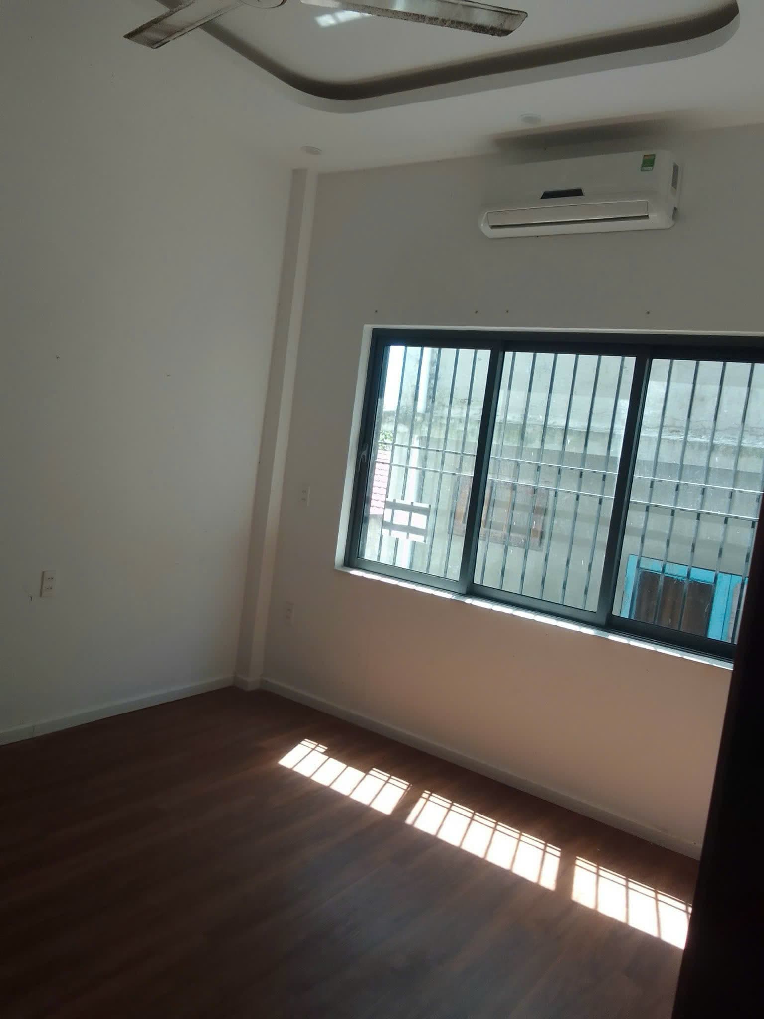 Nhà nguyên căn 3 tầng đường Đô Đốc Lân - Ảnh 6