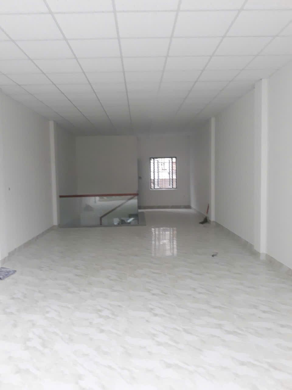 Nhà 2 tầng mới xây 80m2 trên đường Võ Văn Kiệt, phù hợp kinh doanh và văn phòng - Ảnh 2