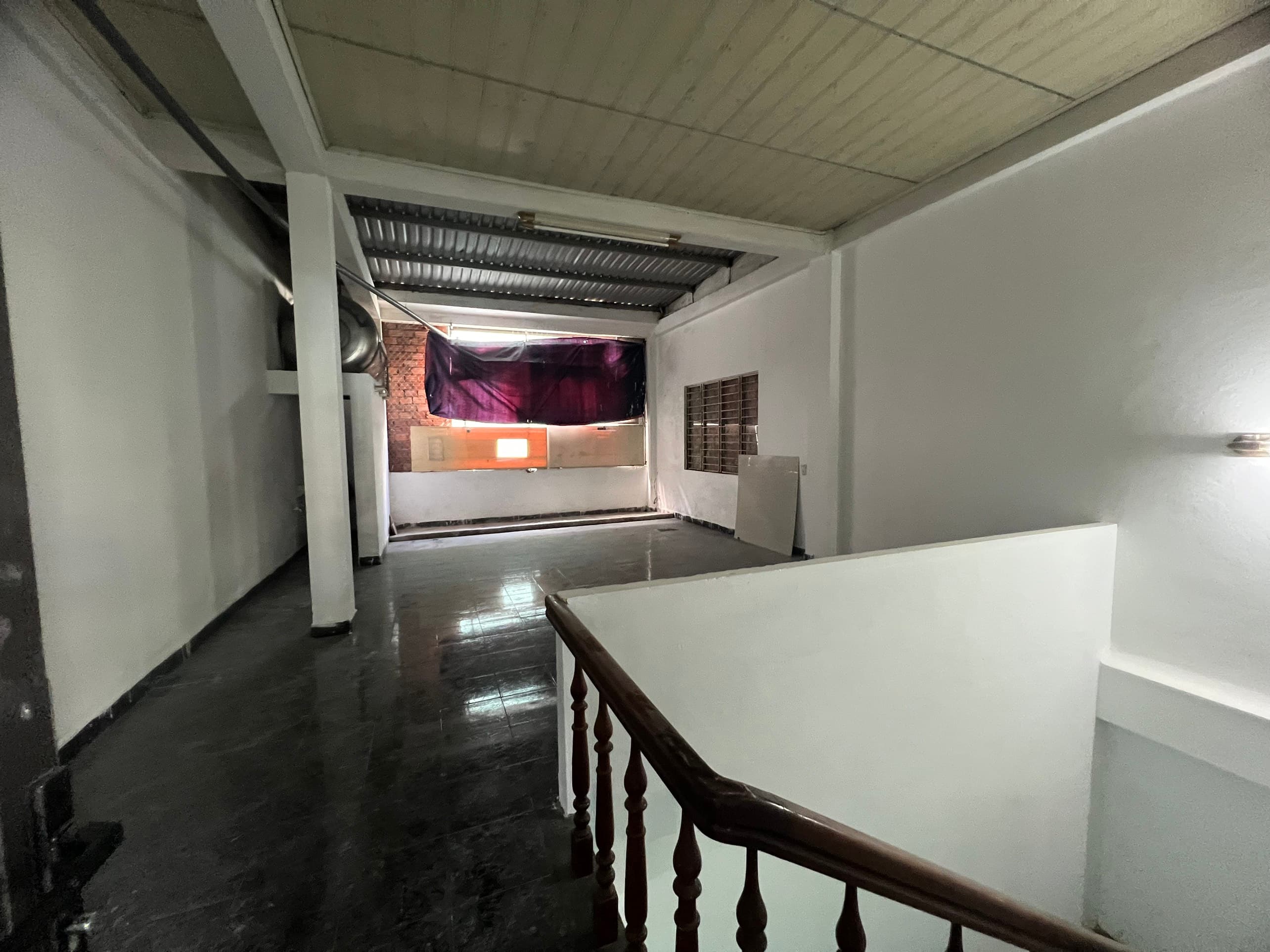 Nhà nguyên căn 3 tầng đường Duy Tân - Ảnh 1