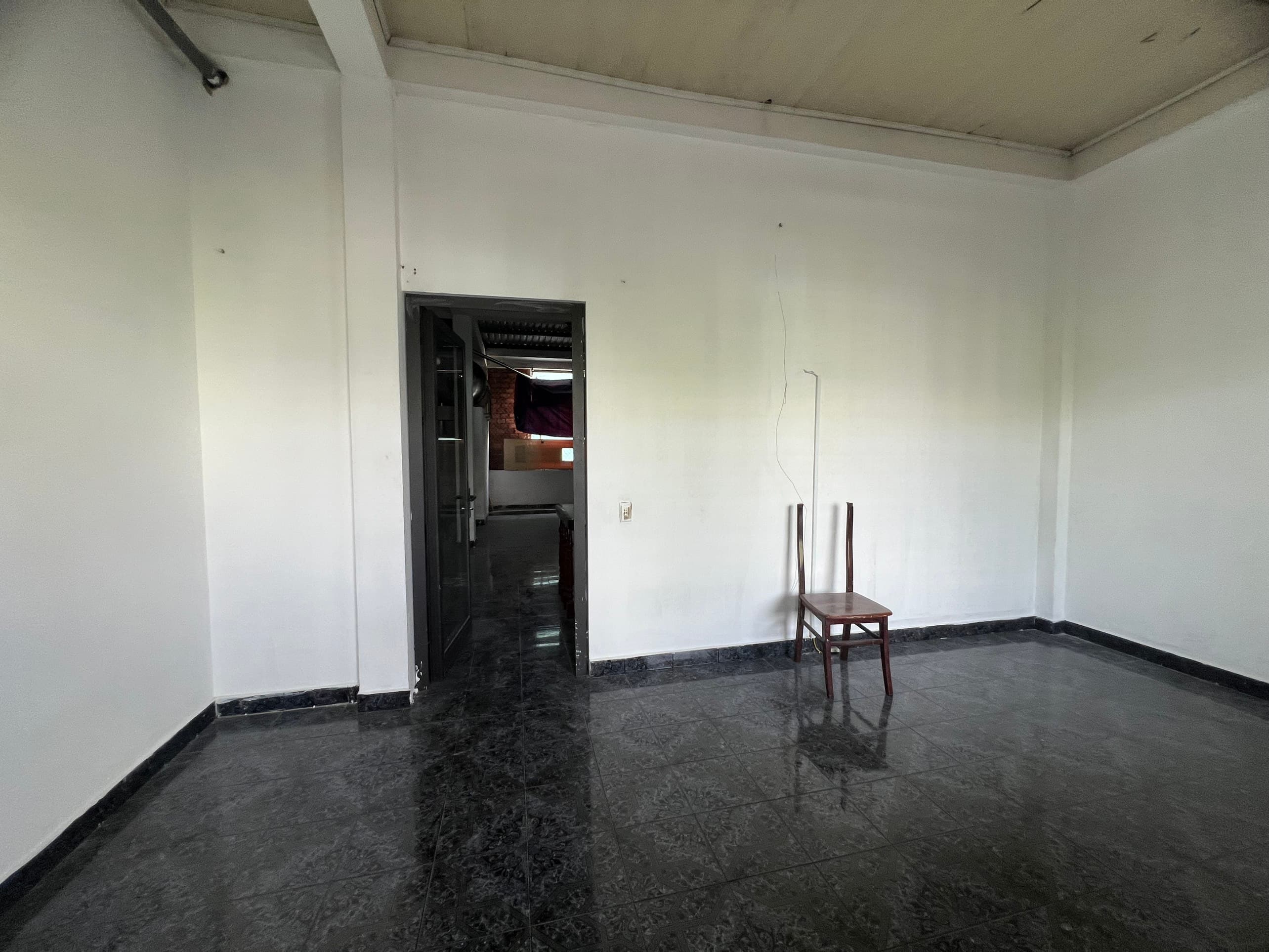 Nhà nguyên căn 3 tầng đường Duy Tân - Ảnh 5