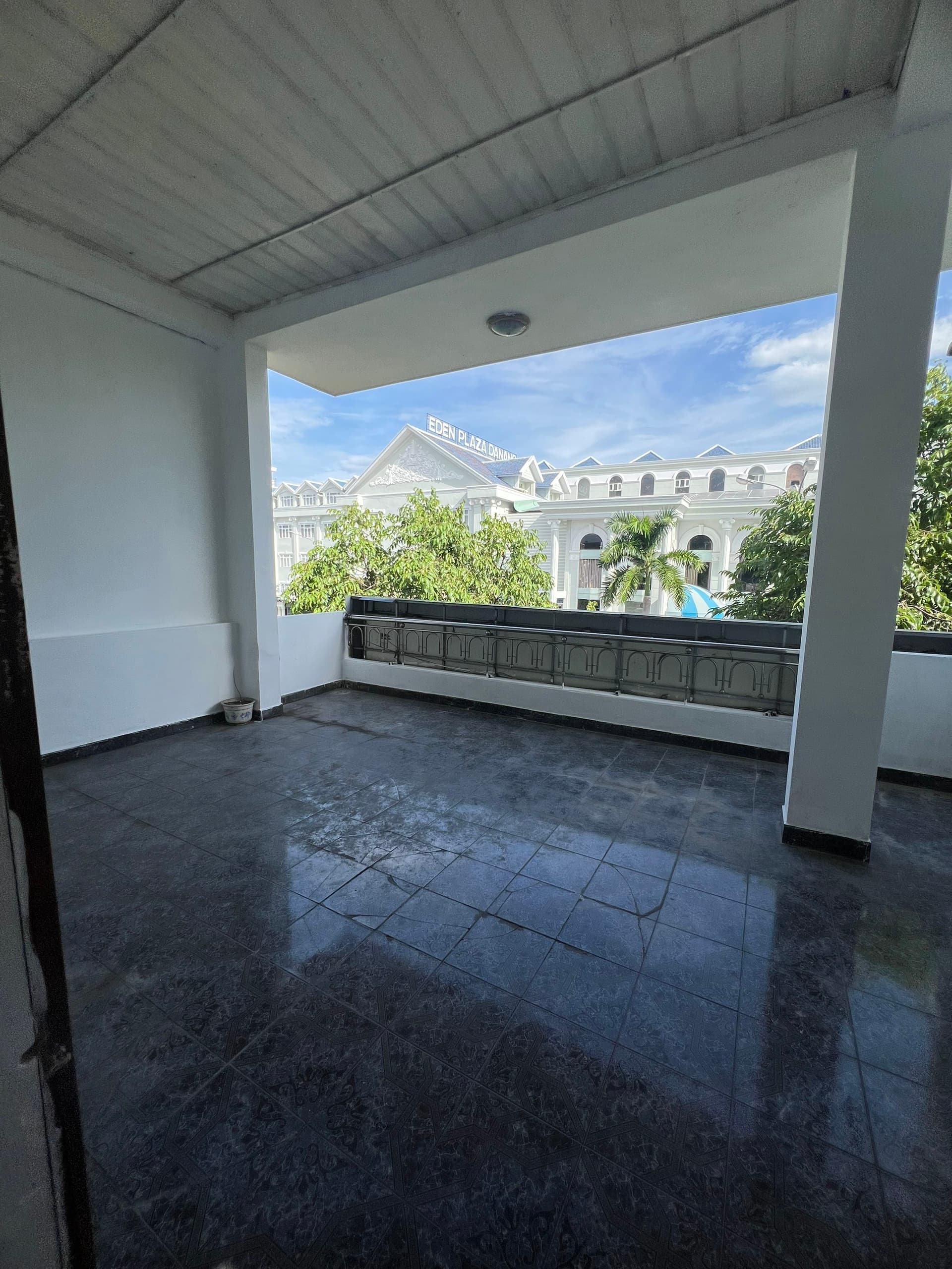 Nhà nguyên căn 3 tầng đường Duy Tân - Ảnh 7