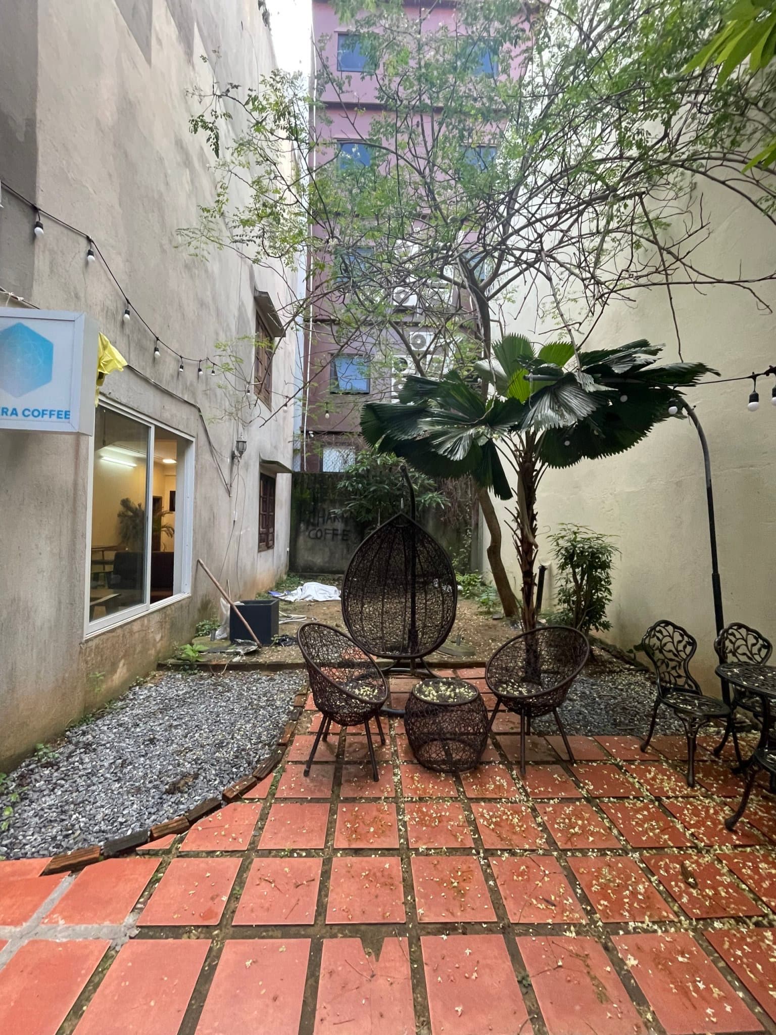 Nhà 3 tầng tại Dương Đình Nghệ, diện tích 175m2, phù hợp kinh doanh cafe, spa, nhà hàng - Ảnh 2