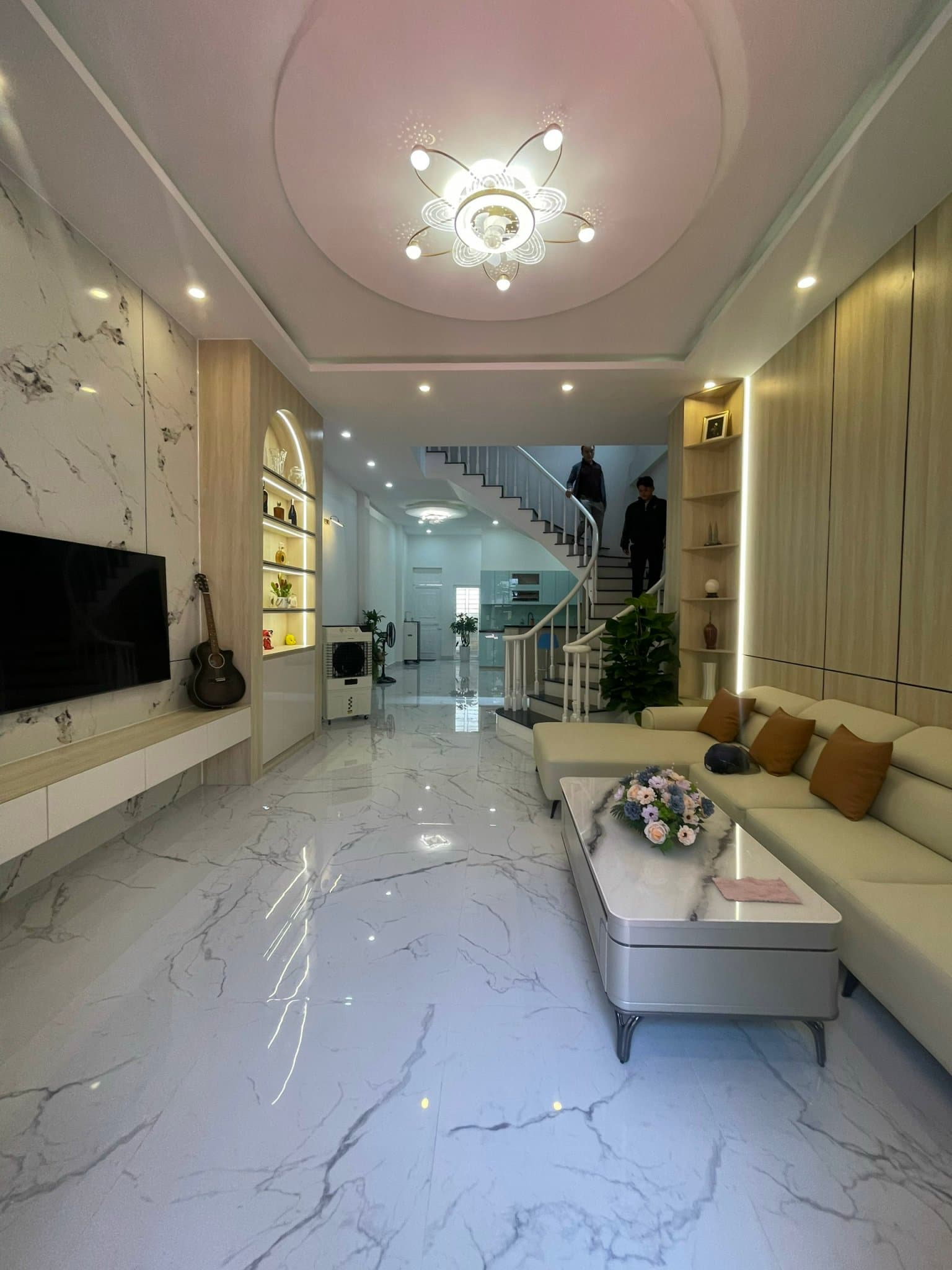 NGUYÊN CĂN 4 TẦNG CHO THUÊ ĐƯỜNG ĐA MẶN 6 - Ảnh 2