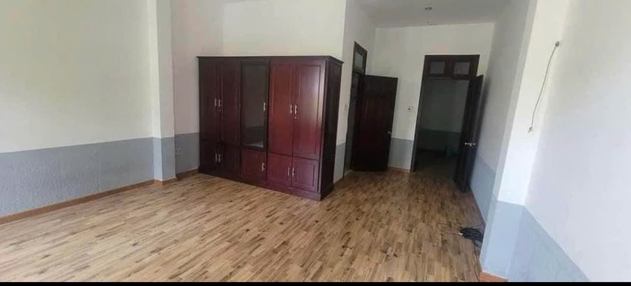 Nhà mặt tiền 3 tầng đường Thi Sách 80m2 phù hợp ở và làm văn phòng, spa, kinh doanh - Ảnh 2