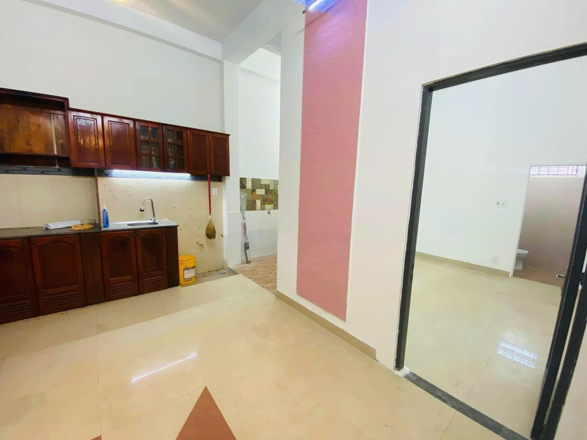 Nhà 2,5 tầng mặt tiền Hàn Thuyên, diện tích 125m2, phù hợp kinh doanh sạch sẽ - Ảnh 3