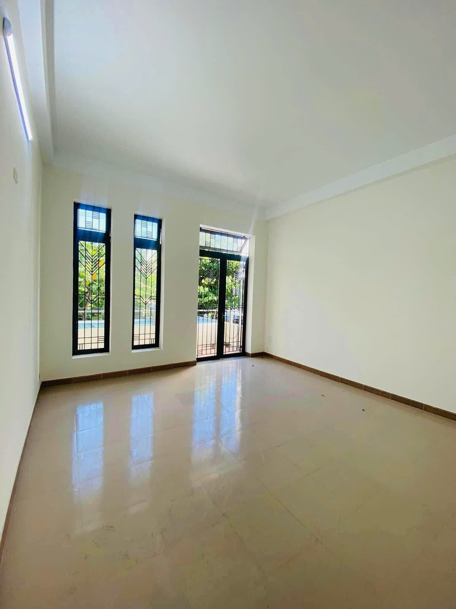 Nhà 2,5 tầng mặt tiền Hàn Thuyên, diện tích 125m2, phù hợp kinh doanh sạch sẽ - Ảnh 4