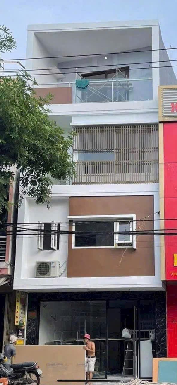 Nhà nguyên căn 3 tầng rưỡi tại Đống Đa, diện tích 45m², phù hợp kinh doanh - Ảnh 1