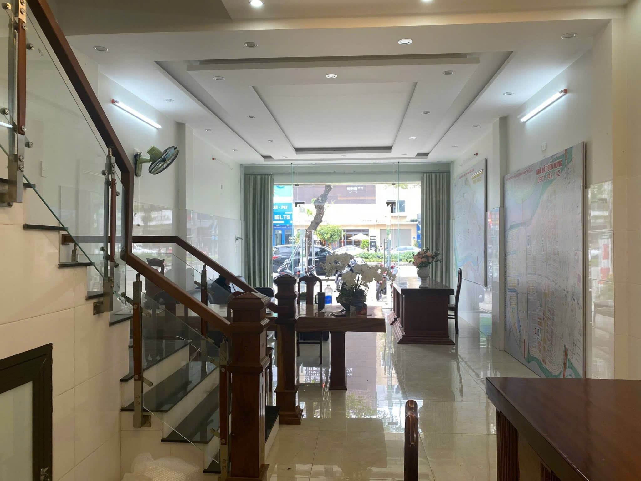 Nhà nguyên căn 3 tầng đường Nguyễn Phước Lan, diện tích 5x20m, phù hợp ở và kinh doanh - Ảnh 1