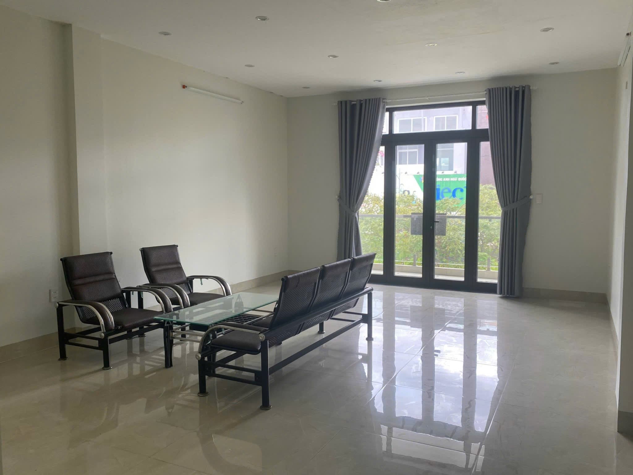 Nhà nguyên căn 3 tầng đường Nguyễn Phước Lan, diện tích 5x20m, phù hợp ở và kinh doanh - Ảnh 2