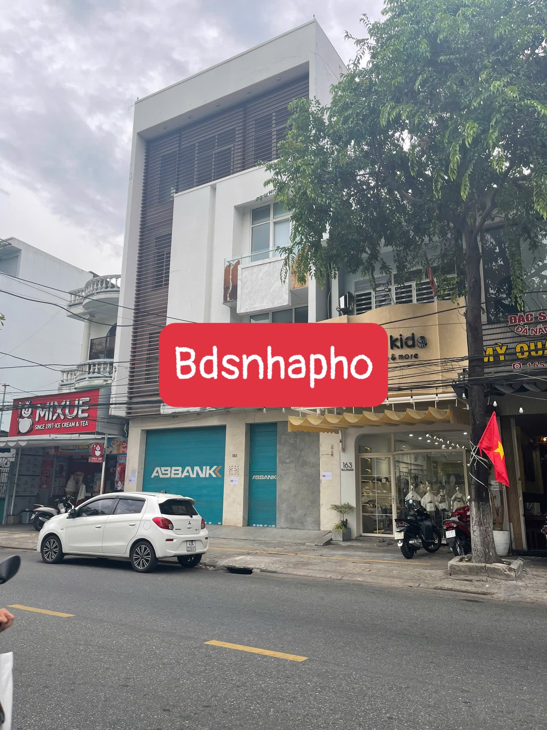 Mặt bằng trống suốt 2 tầng đường Núi Thành, phù hợp kinh doanh đa ngành nghề - Ảnh 1