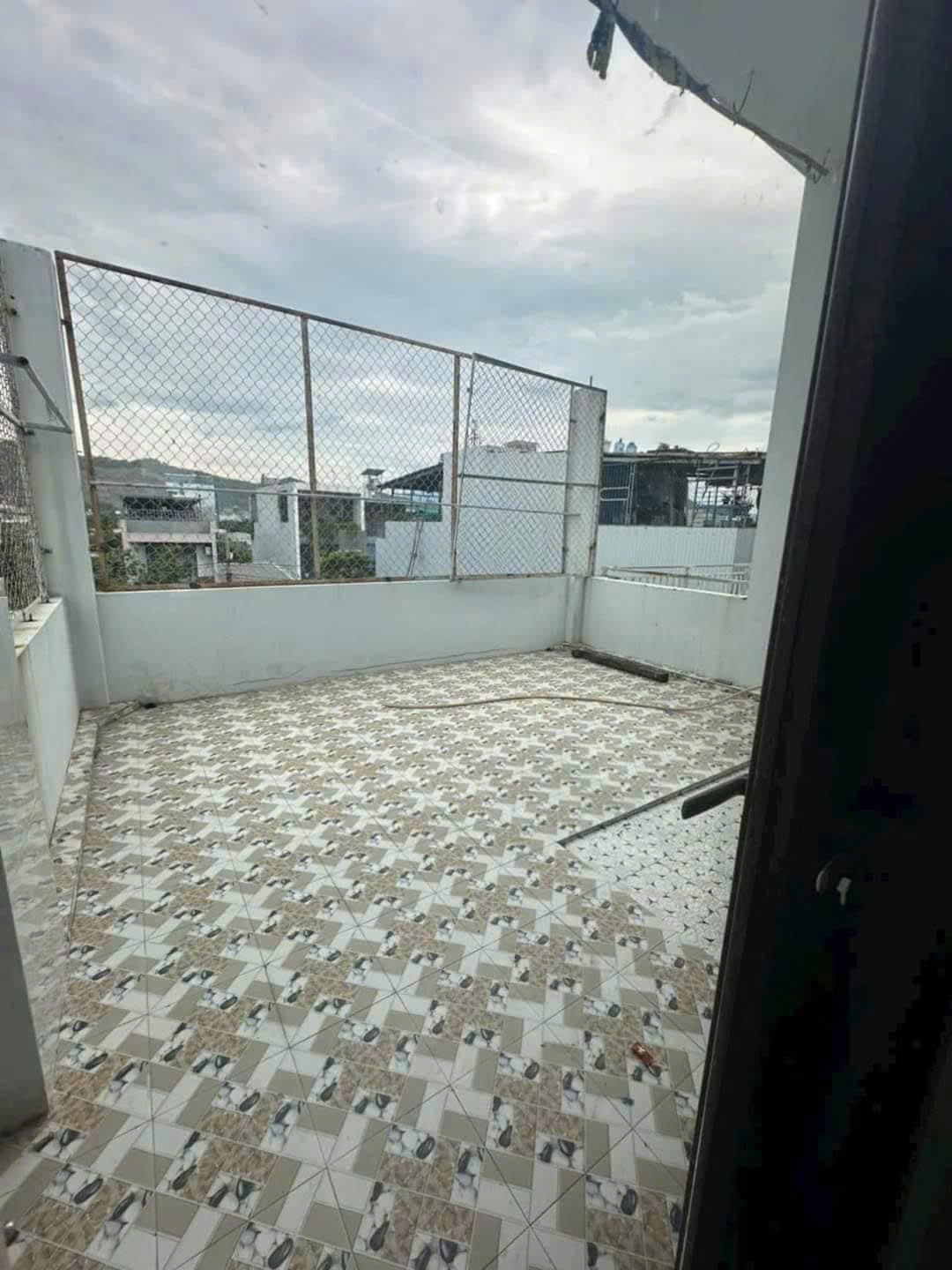 Nhà nguyên căn 3 tầng Đào Sư Tích 100m2, phù hợp làm văn phòng và ở gia đình - Ảnh 1