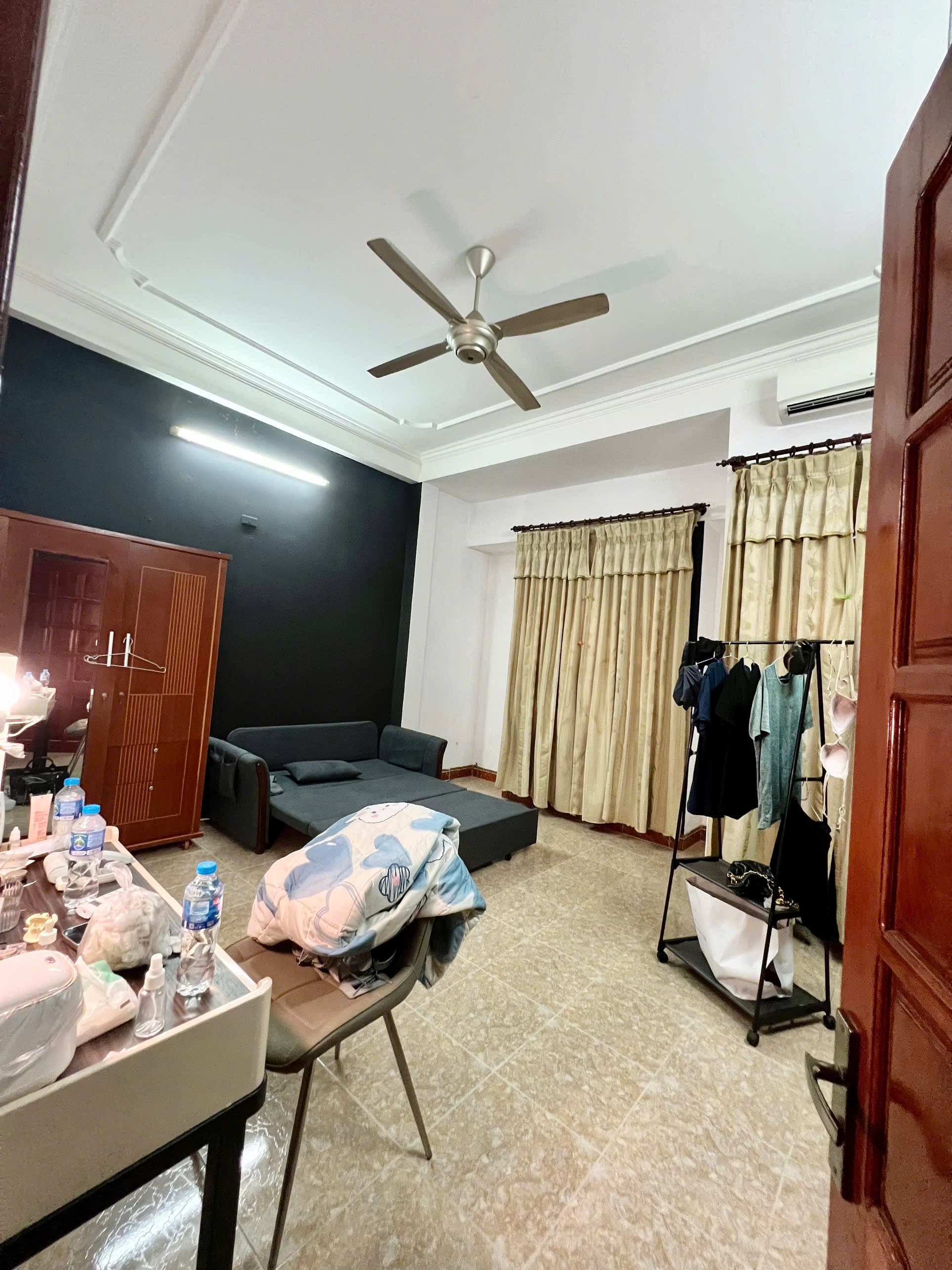 Nhà nguyên căn 4 tầng đường Lê Phụng Hiểu, diện tích 100m2, phù hợp đại gia đình và kinh doanh - Ảnh 3