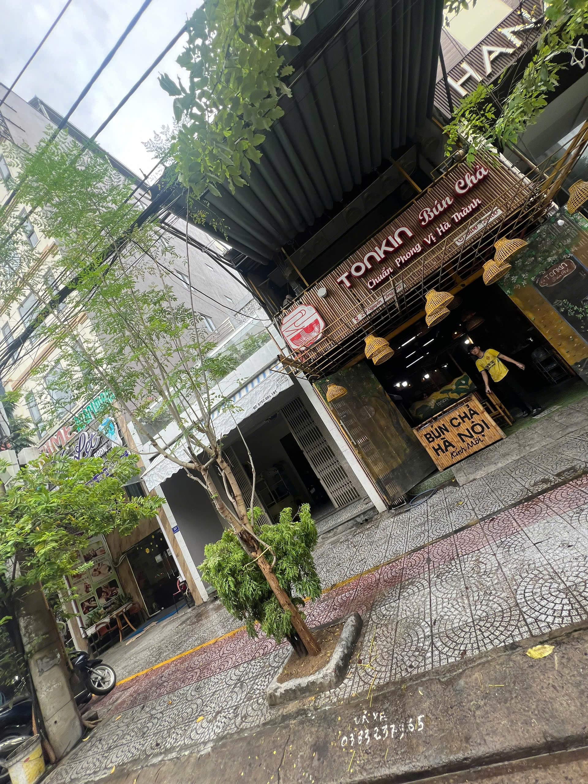 Nhà nguyên căn 2 tầng đường Nguyễn Công Trứ, diện tích 130m2, phù hợp kinh doanh - Ảnh 1