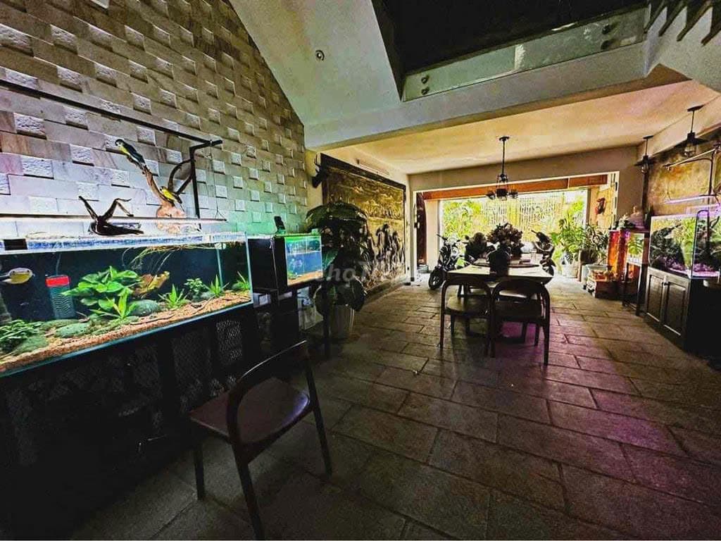 Biệt thự 3 tầng có sân vườn xanh mát tại Phú Lộc 1, phù hợp để ở hoặc làm văn phòng - Ảnh 3