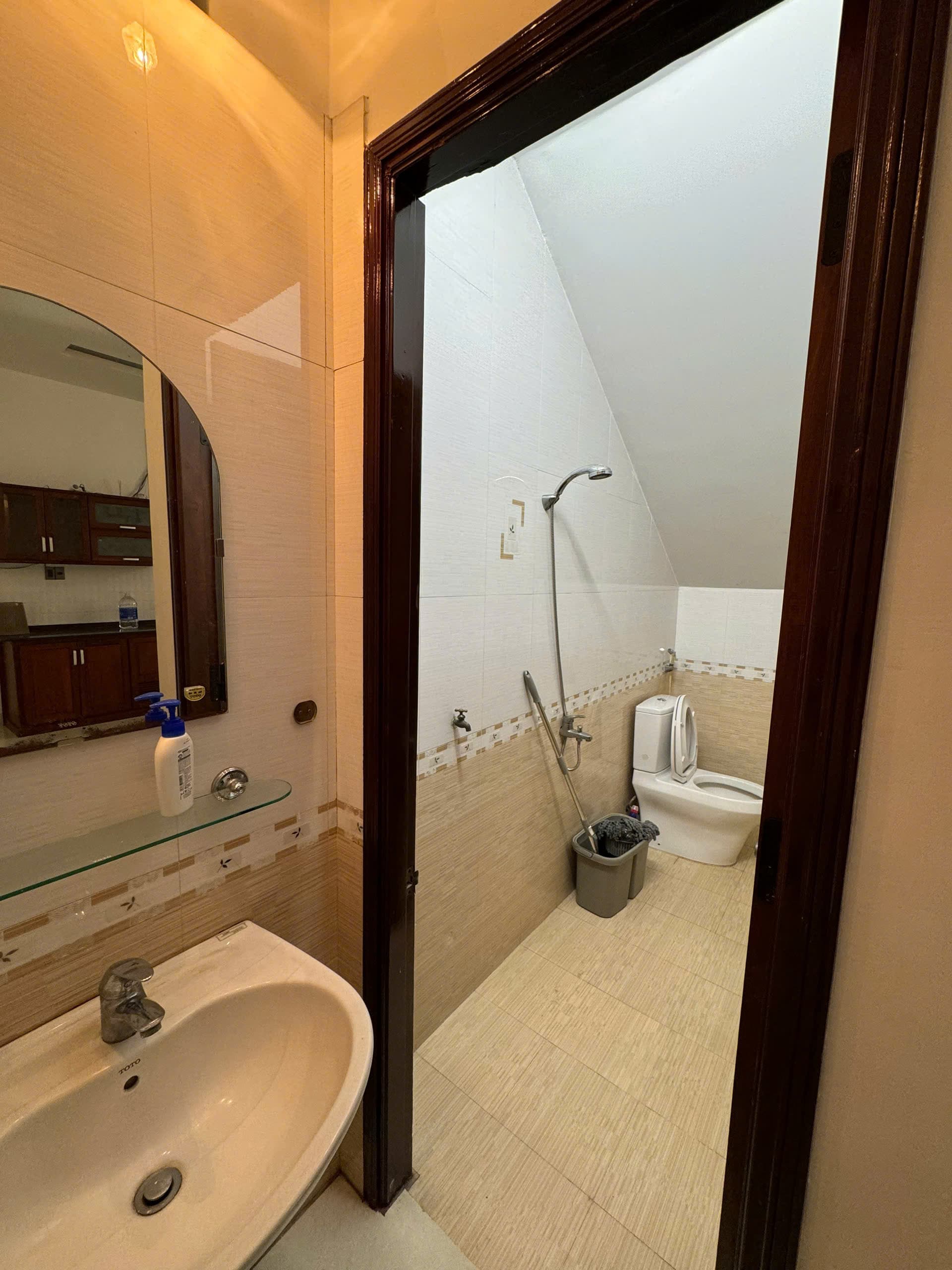 Nhà nguyên căn 3 tầng đường Hoàng Xuân Nhị, diện tích 117m2, cho thuê làm nhà ở - Ảnh 7