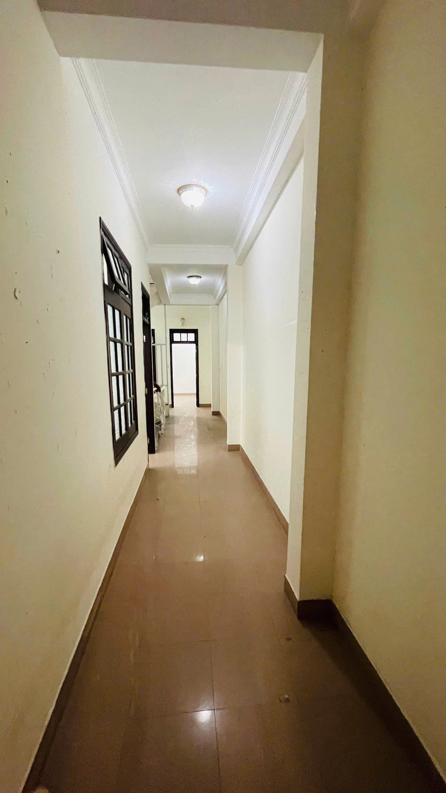 Nhà nguyên căn mặt tiền đường 3 tháng 2, diện tích 125m2, phù hợp làm văn phòng hoặc trung tâm giáo dục - Ảnh 2