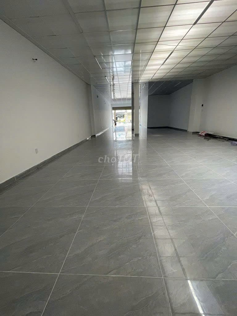 Mặt bằng kinh doanh trống suốt tầng 1 đường Phan Đăng Lưu, diện tích 170m2 - Ảnh 3