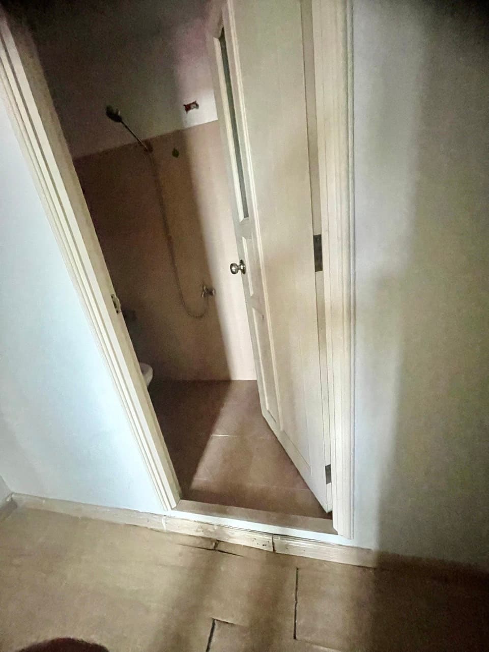 Nhà hình chữ L 3 tầng diện tích 165m2 tại Lê Duẩn, mỗi tầng có toilet riêng - Ảnh 3