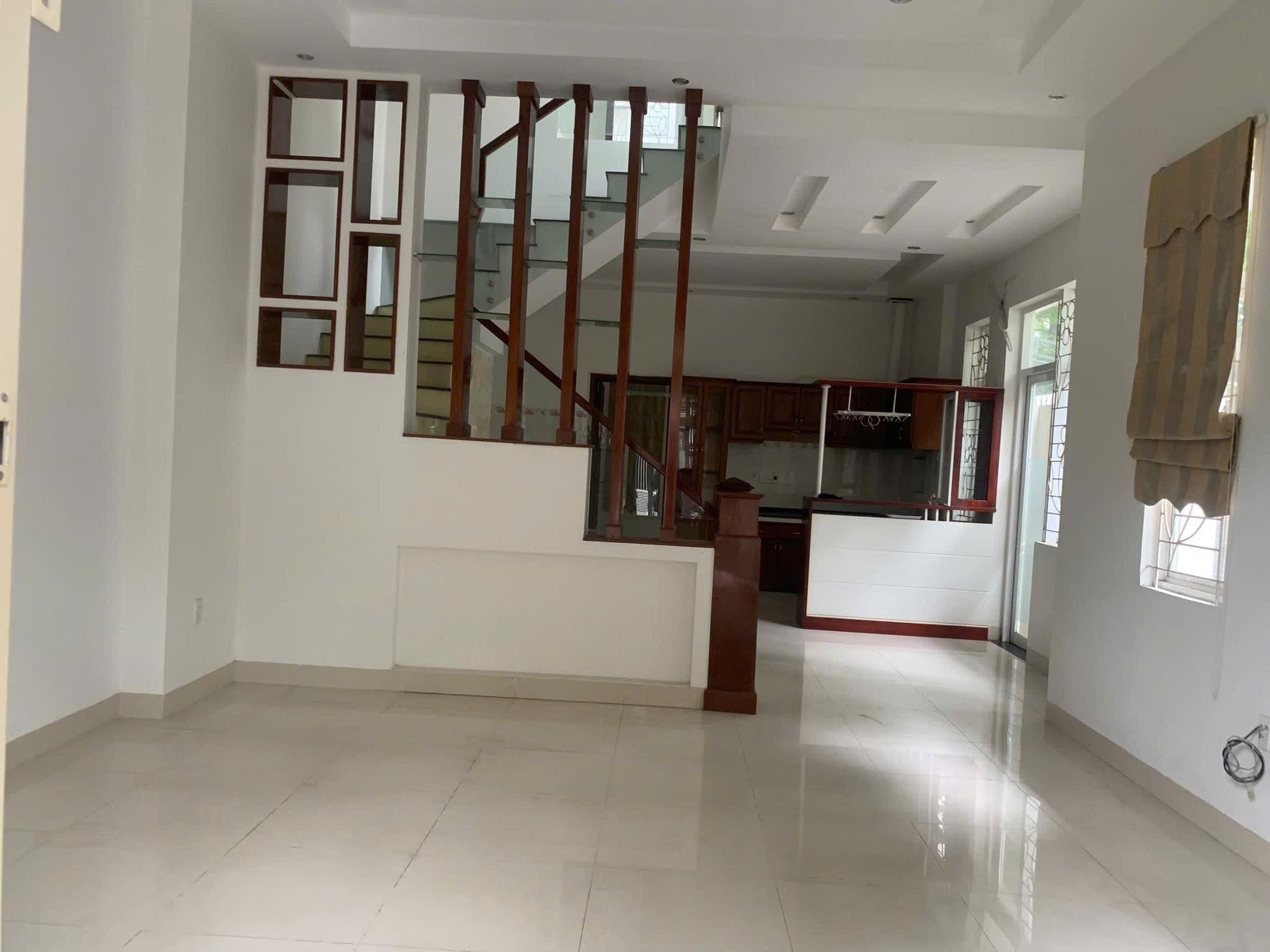 Nhà nguyên căn 3 tầng đường Ngô Thị Liễu, diện tích 110m2, phù hợp kinh doanh vp, cty - Ảnh 2