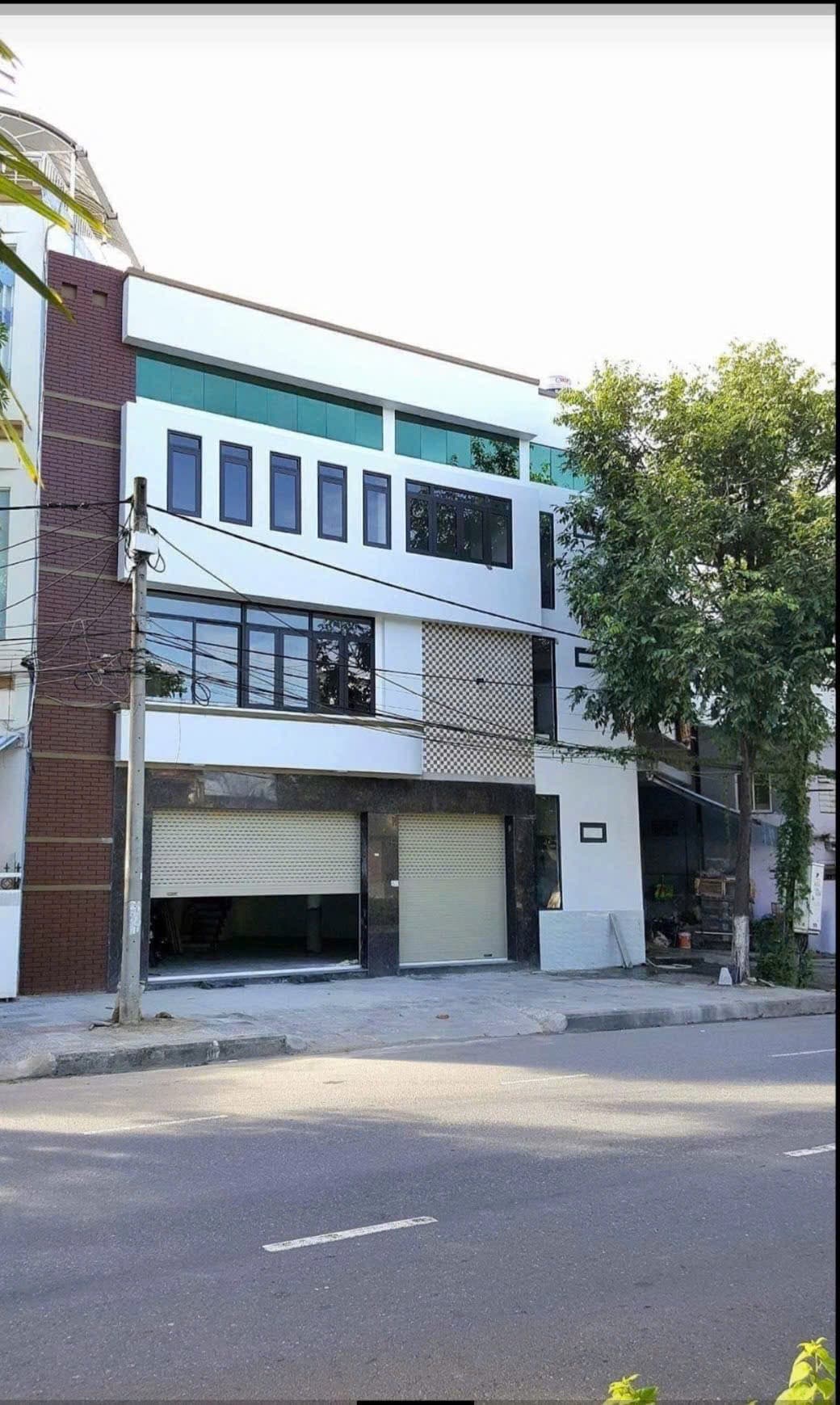 Nhà nguyên căn 3 tầng mặt tiền đường 2 tháng 9, Hải Châu, phù hợp kinh doanh và văn phòng - Ảnh 1