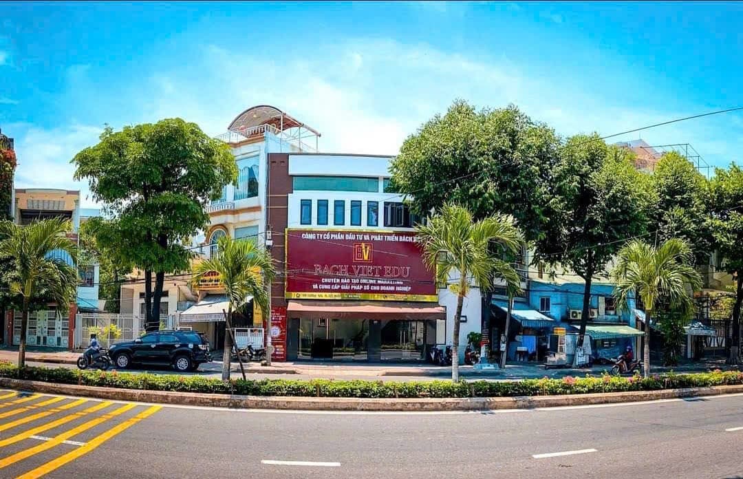 Nhà nguyên căn 3 tầng mặt tiền đường 2 tháng 9, Hải Châu, phù hợp kinh doanh và văn phòng - Ảnh 2