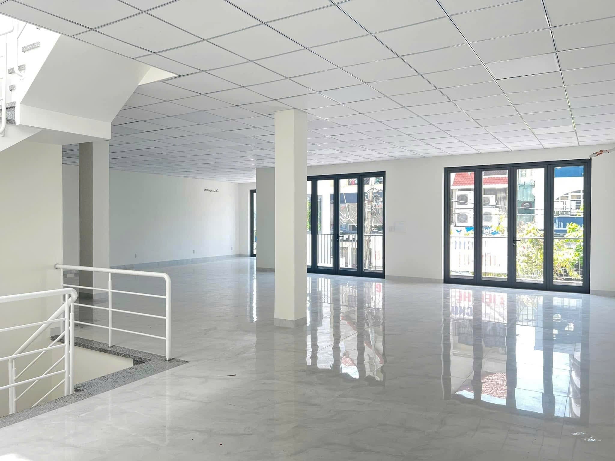 Nhà nguyên căn 3 tầng đường Lê Đình Thám, diện tích 192m2, phù hợp kinh doanh - Ảnh 2
