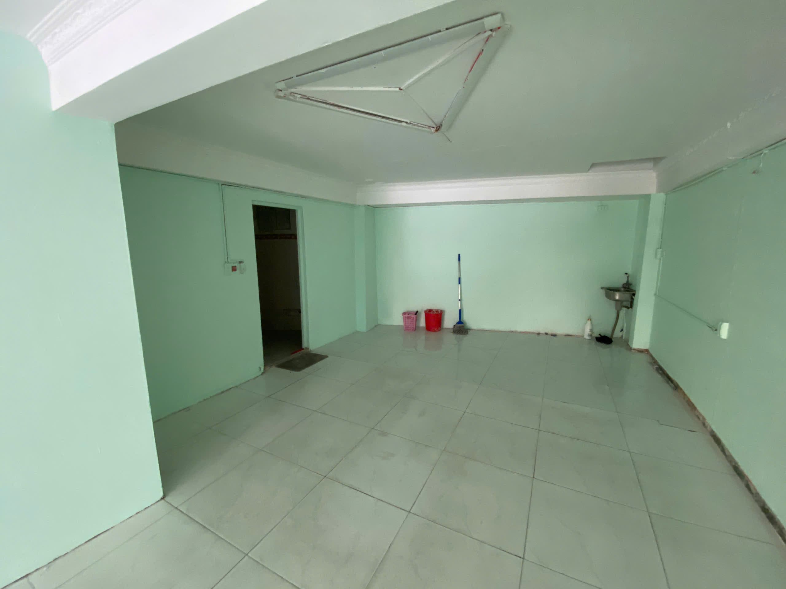 Mặt bằng kinh doanh Đống Đa 64m2, phù hợp kinh doanh đa ngành - Ảnh 4