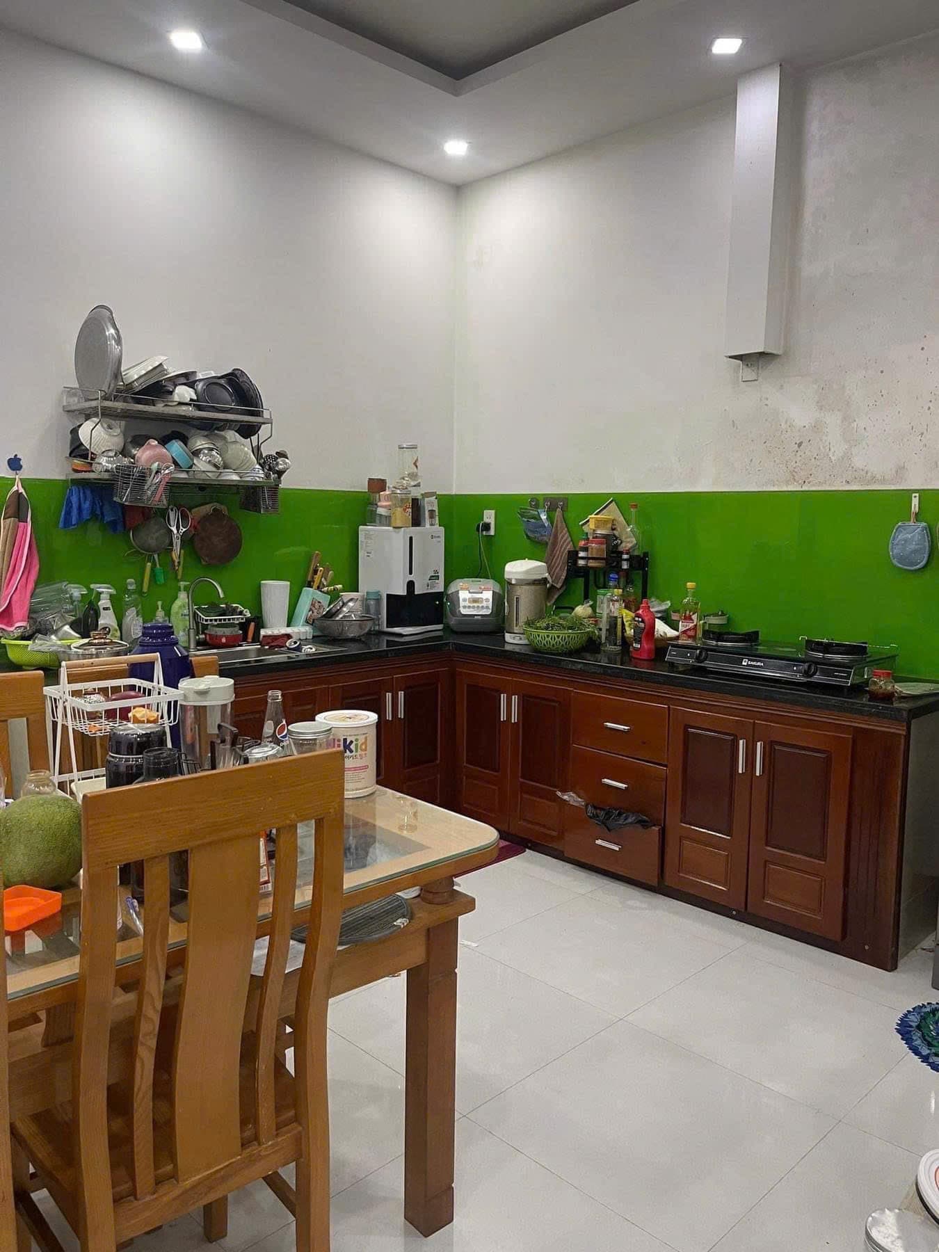 Nhà ở 2 tầng tại đường Đinh Gia Trinh, diện tích 300m2, có sân vườn - Ảnh 4