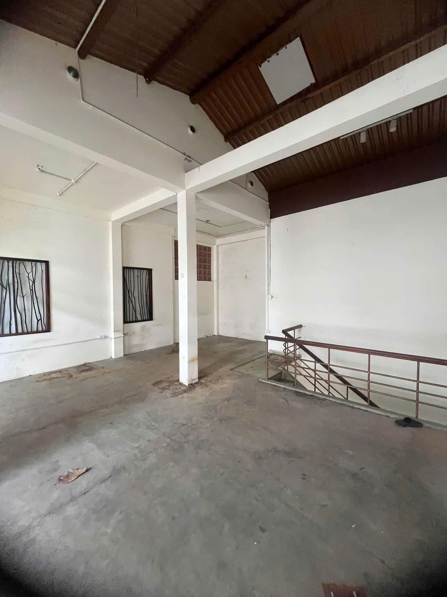 Nhà nguyên căn 2 tầng kiệt ô tô đường Hoàng Diệu - Ảnh 4