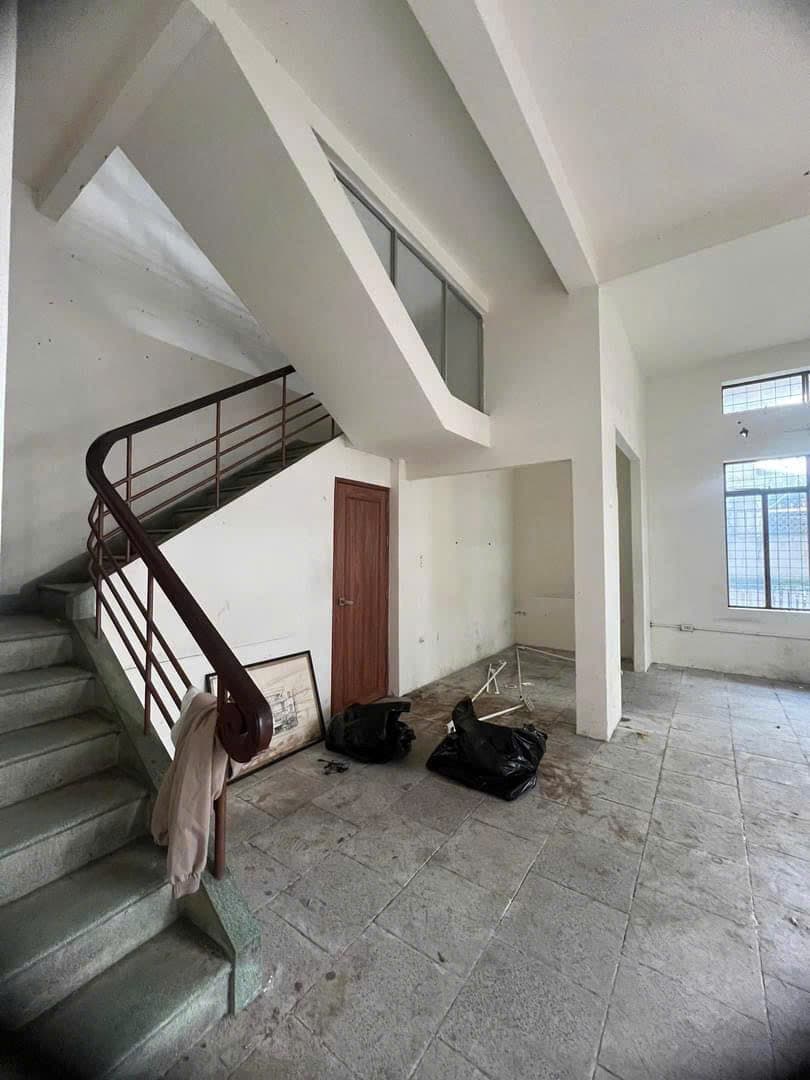 Nhà nguyên căn 2 tầng kiệt ô tô đường Hoàng Diệu - Ảnh 8