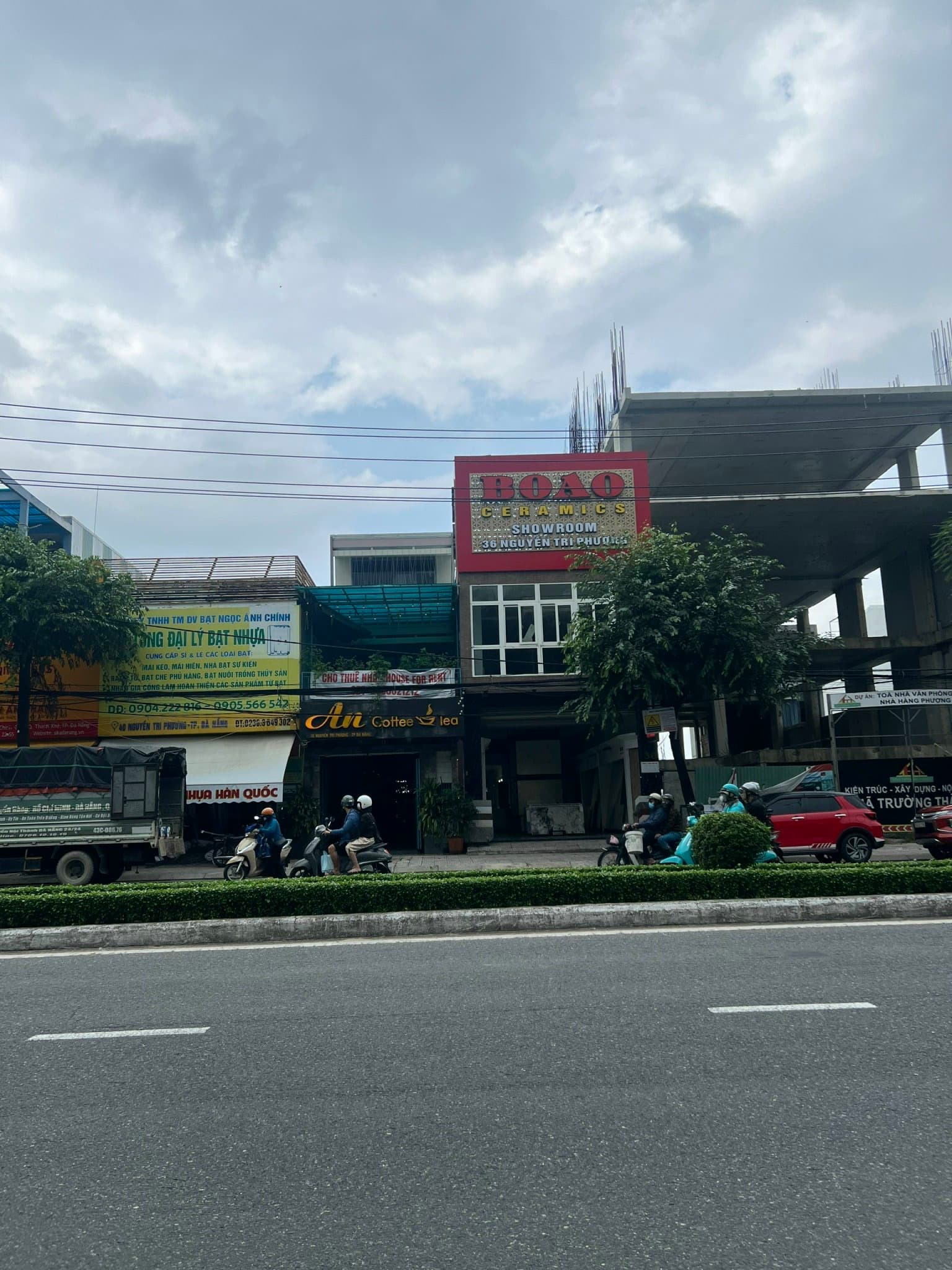 Nhà nguyên căn Nguyễn Tri Phương gần sân bay 5x45m 3 tầng phía sau, 2 tầng phía trước, trống suốt tầng 1 - Ảnh 1