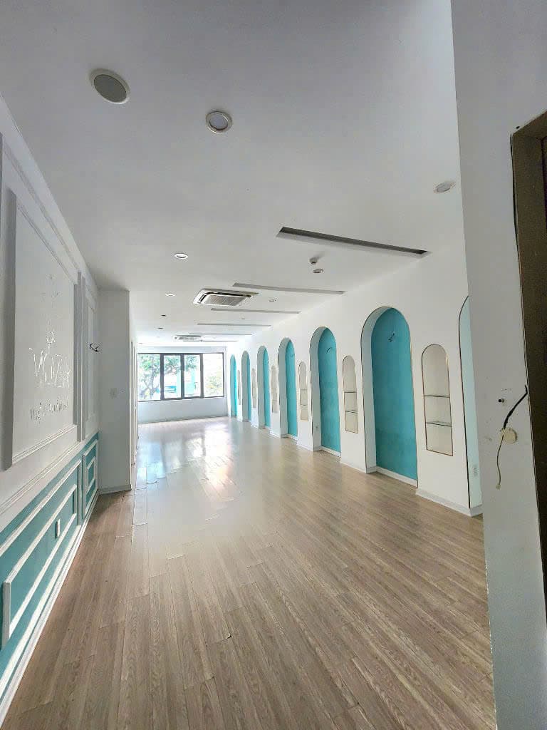 Văn phòng 80m2 có thang máy, điều hòa trung tâm, phù hợp công ty văn phòng nha khoa - Ảnh 2