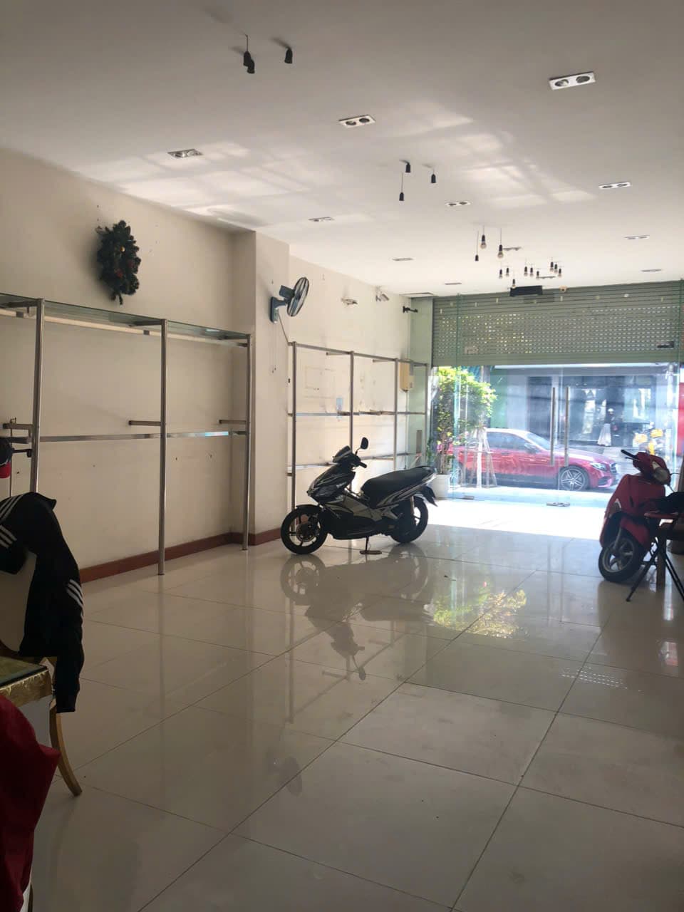 Nhà 5 tầng có thang máy, diện tích 141m2, phù hợp làm văn phòng hoặc để xe tại Phan Châu Trinh - Ảnh 2