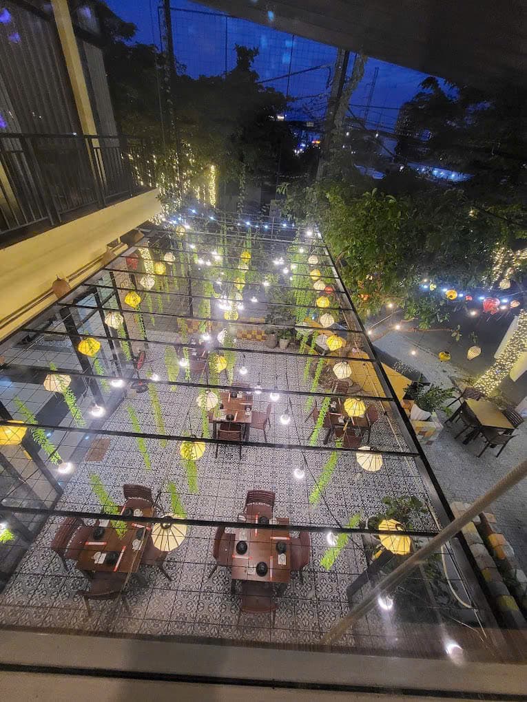 Mặt bằng kinh doanh 2 tầng góc 2 mặt tiền đường Chính Hữu, diện tích sử dụng 380m2 - Ảnh 2