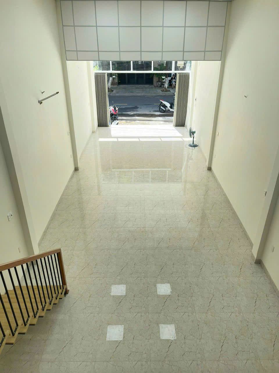 Nhà nguyên căn cấp 4 mặt tiền Man Thiện, diện tích 96m2, phù hợp văn phòng và kho bãi - Ảnh 4