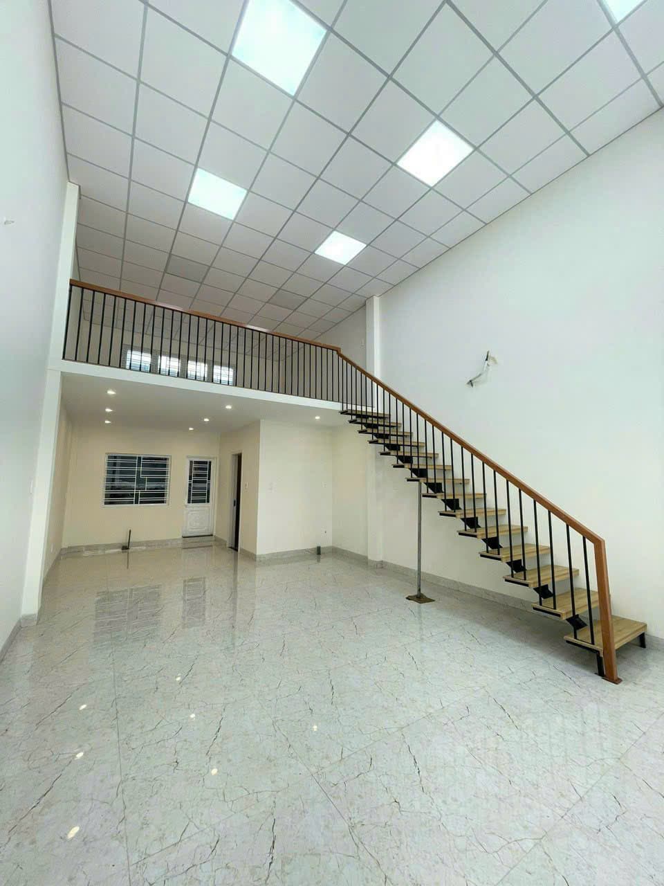 Nhà nguyên căn cấp 4 mặt tiền Man Thiện, diện tích 96m2, phù hợp văn phòng và kho bãi - Ảnh 5